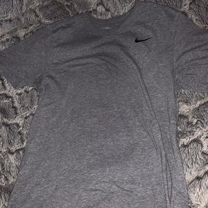 nike t-shirt